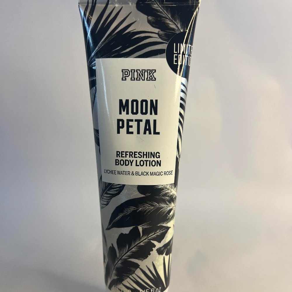 VICTORIA'S SECRET VS PINK MOON PETAL REFRESHING BODY LOTION LIMITED EDITION